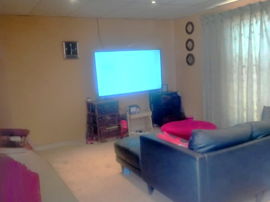 4 Bedroom Property for Sale in Rocklands Free State